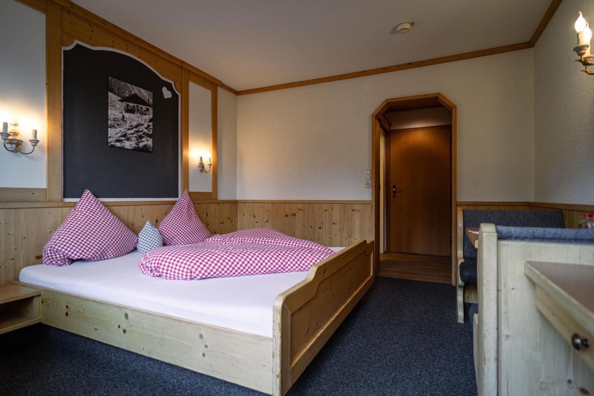 Hotel Landhaus Tirolerherz Sankt Ulrich am Pillersee Cameră foto